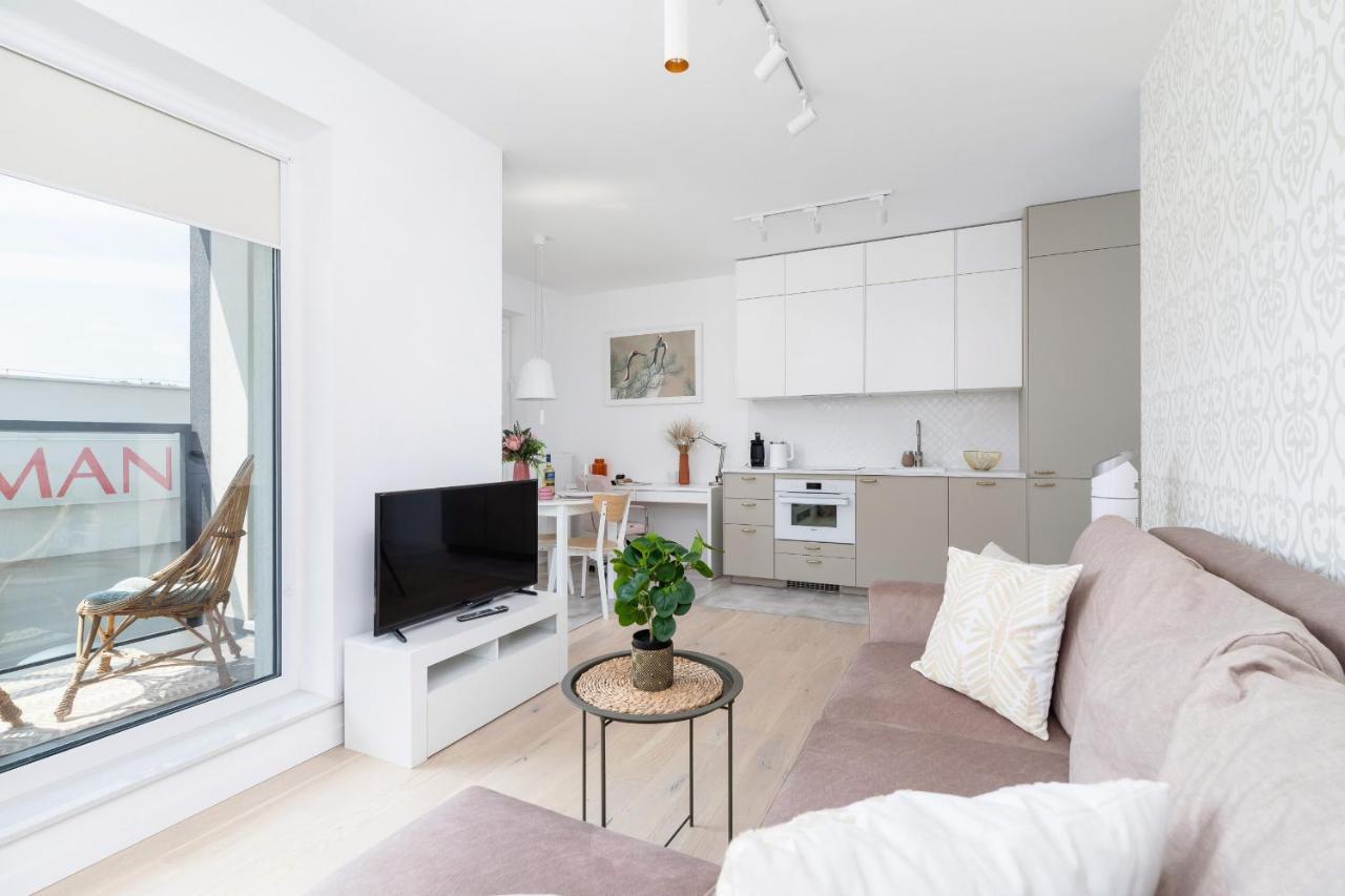 Apartment With Balcony & Parking Mogilska By Renters Prestige Krakow Ngoại thất bức ảnh