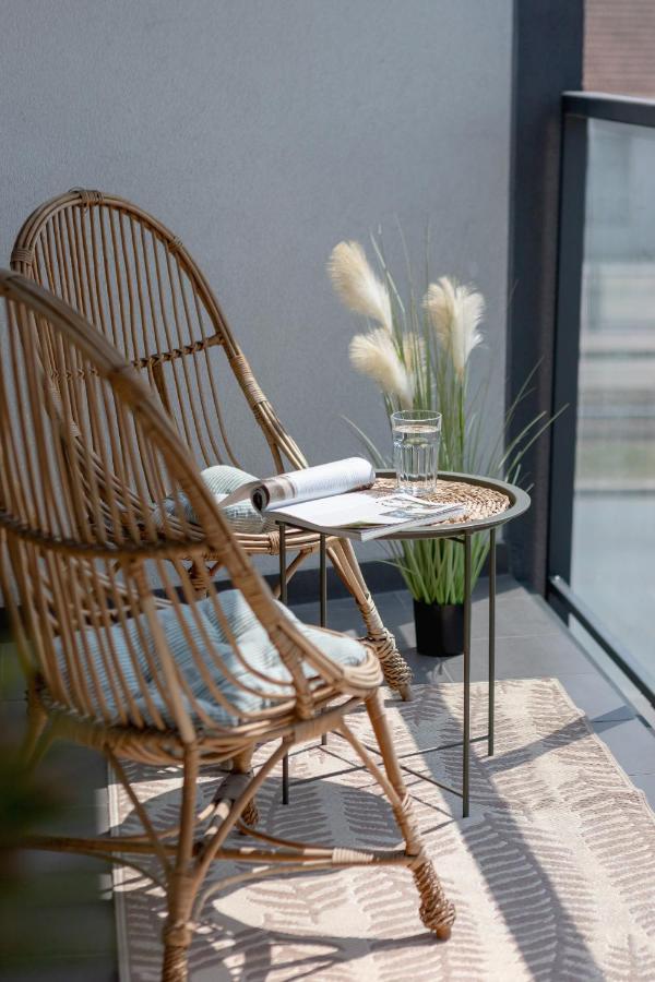 Apartment With Balcony & Parking Mogilska By Renters Prestige Krakow Ngoại thất bức ảnh