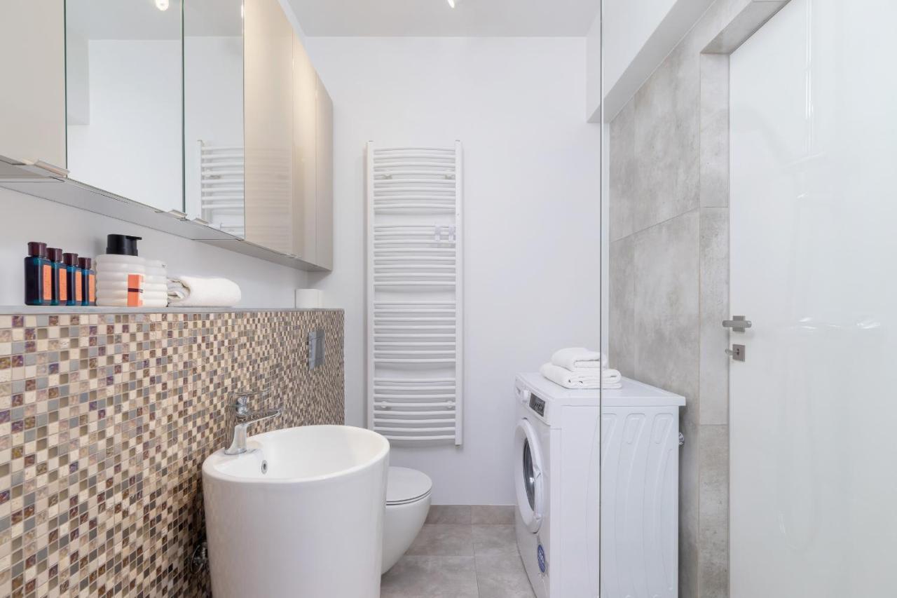 Apartment With Balcony & Parking Mogilska By Renters Prestige Krakow Ngoại thất bức ảnh